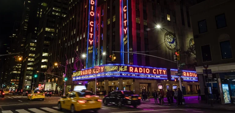 Online Mixing & Mastering Costs in New York, NY: Studio Hourly Rates vs Remote Per-Song Pricing