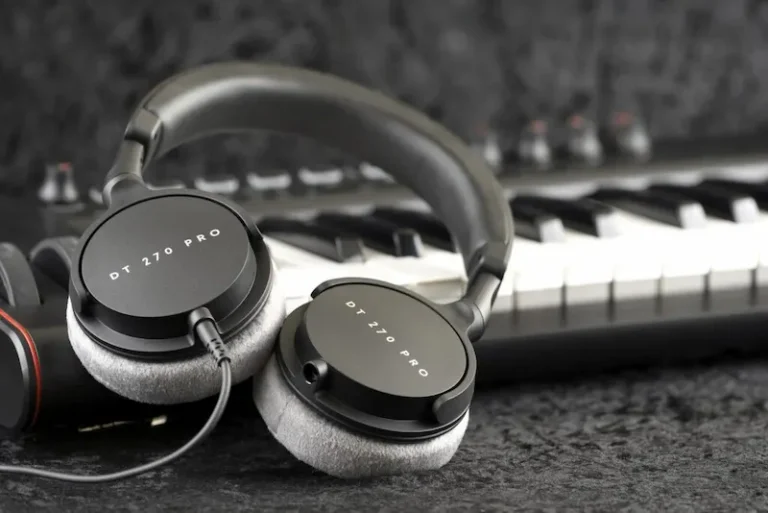 Beyerdynamic DT 270 PRO — Should You Mix on Them or Avoid Them?